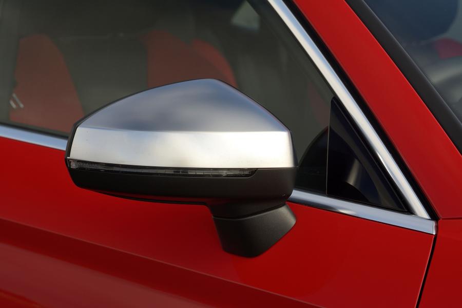 Детали экстерьера Audi S3 Sedan (8V) 2013 года  (UK) (фото 32 из 53)